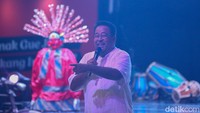Bang Doel turut mengingatkan bahwa pencak silat bukan hanya tentang ilmu bela diri, melainkan ada juga filosofinya seperti pakaian yang serba hitam hingga latihan pada saat malam.