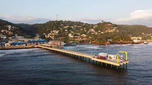 El Salvador Resmikan Dermaga Wisata Baru, Didanai China