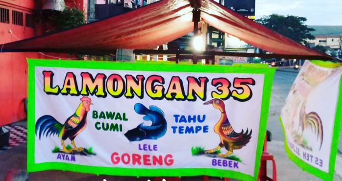 4 Fakta Menarik di Balik Spanduk Pecel Lele yang Nyentrik