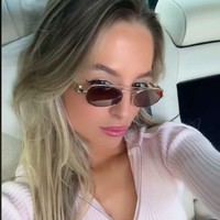 Fefe Slinkert ikut berbahagia merayakan kesuksesan timnas melawan Arab Saudi dalam Kualifikasi Piala Dunia 2026. Wanita asal Belanda tersebut terbang dari Jakarta untuk bersama Nathan. Foto: TikTok Fefe Slinkert