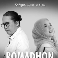 Nissa Sabyan tampil dengan hijab simple saat foto untuk mini album Romadhon. Foto: Dok. Instagram @nissa_sabyan.
