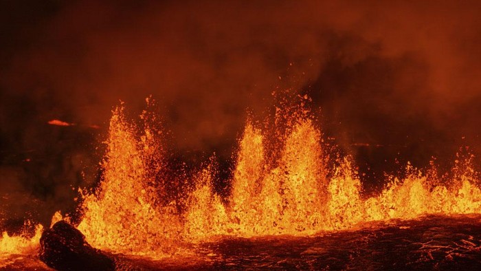 Iceland Volcano A new volcanic eruption that started on the Reykjanes Peninsula in Iceland, Wednesday, Nov.20, 2024. (AP Photo/Marco di Marco)