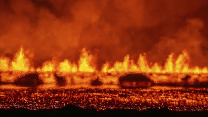 Iceland Volcano A new volcanic eruption that started on the Reykjanes Peninsula in Iceland, Wednesday, Nov.20, 2024. (AP Photo/Marco di Marco)