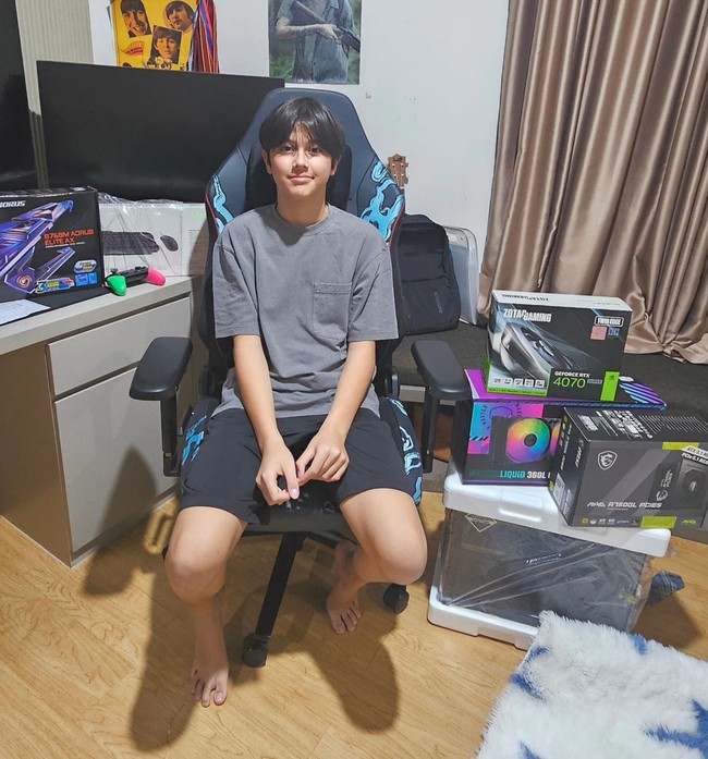 Di keterangan unggahannya Wulan juga menuliskan ucapan dan doa spesial untuk putra tercintanya. To my amazing son.. May your birthday be as wonderful as you are, Cheers to another year of you being awesome, Heres to another year of dreams, adventures, and endless possibilities. You make us proud every single day, HAPPY BIRTHDAY, our not so little champ, tulis Wulan. Foto: Instagram/@wulanguritno