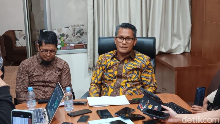 Juru bicara Kemenperin, Febri Hendri Antoni Arif