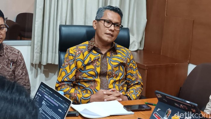 Juru bicara Kemenperin, Febri Hendri Antoni Arif