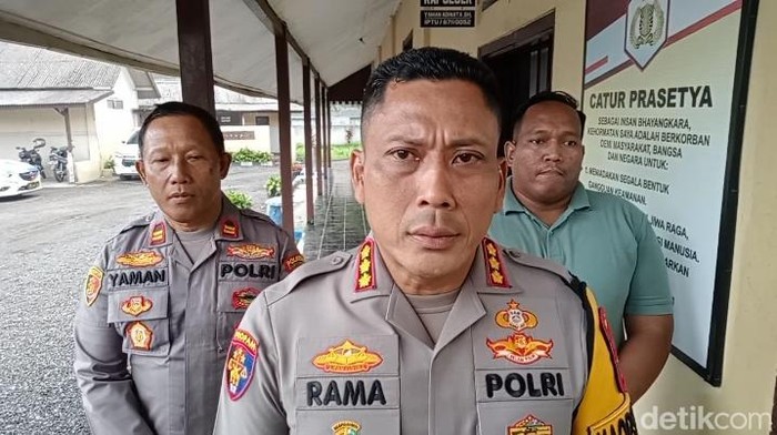 Kapolresta Banyuwangi Kombes Rama Samtama Putra