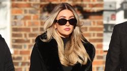 Potret Pacar Liam Payne di Pemakaman, Dikritik Gegara Rok Belahan Tinggi