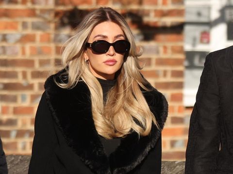 AMERSHAM, ENGLAND - NOVEMBER 20:  Kate Cassidy and Damian Hurley attend the funeral for singer Liam Payne, former member of One Direction  on November 20, 2024 in Amersham, United Kingdom. Former One Direction star Liam Payne's private funeral in Amersham has been widely anticipated to draw celebrities and fans alike, wishing to pay their final respects. The singer died after falling from a hotel balcony in Buenos Aires on October 16. (Photo by Dan Kitwood/Getty Images)