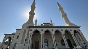 Masjid Biru Dubai, Non Muslim Boleh Masuk
