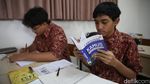 Melihat Proses Belajar Mengajar di Sekolah Pertama Berlabel Franc Education