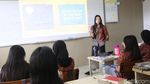 Melihat Proses Belajar Mengajar di Sekolah Pertama Berlabel Franc Education