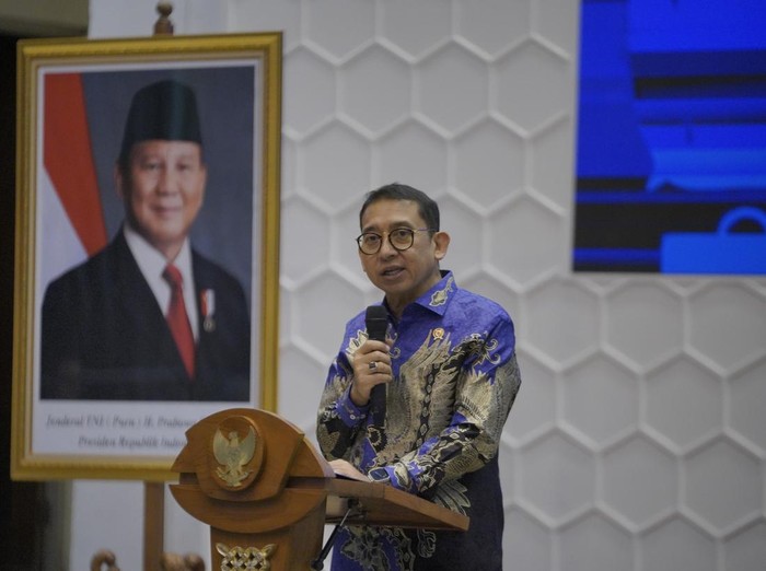 Menteri Fadli Zon di Kementerian Kebudayaan Menteri Fadli Zon di Kementerian Kebudayaan