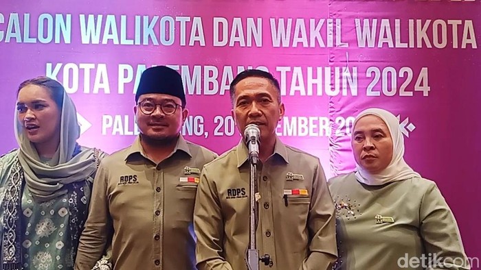 Pasangan calon Wali Kota dan Wakil Wali Kota Palembang Ratu Dewa-Prima Salam