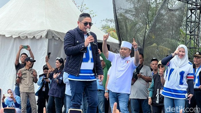 Pasha Ungu hadiri kampanye Helmi-Mian di Bengkulu.