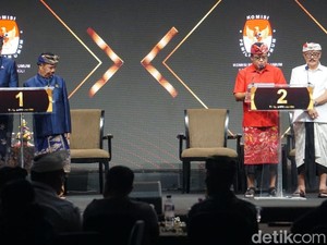 Debat Panas Sedana Arta Vs Raden Cahyo soal Internet di Bangli