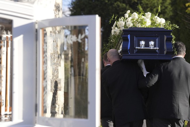 Setelah mengetahui kabar Liam Payne meninggal pada 16 Oktober 2024, Cheryl sempat mengungkapkan kesedihannya. Melalui unggahannya di Instagram, Chery mengatakan anaknya dengan Liam yang bernama Bear kini harus menghadapi kenyataan bahwa sang ayah sudah tiada. Foto: AP/Andrew Matthews