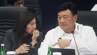Menkomdigi Meutya Hafid, mengungkapkan Kementerian Komunikasi dan Digital (Komdigi) secara aktif terus memblokir situs judi online. Bersamaan dengan itu, pemerintah juga menutup akun rekening bank yang terafilisasi dengan judi online.