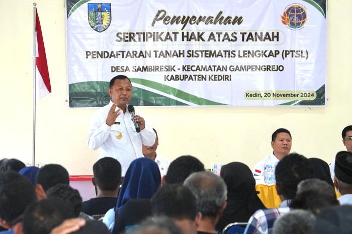 Pemkab Kediri Bagikan Sertifikat PTSL di 2 Desa