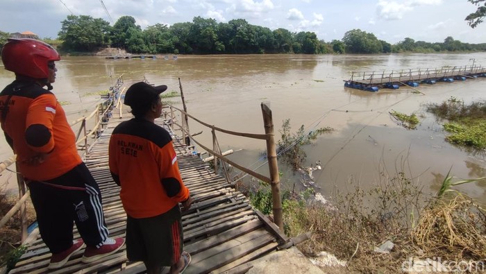 Pencarian orang hanyut di Polres Mojokerto