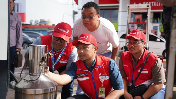 Pertamina Patra Niaga  Sumbagsel lakukan pengecekan BBM di SPBU