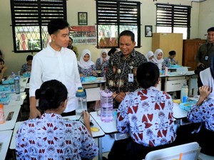 Program Makan Bergizi Gratis di SMKN 3 Kota Tangerang Dipuji Gibran
