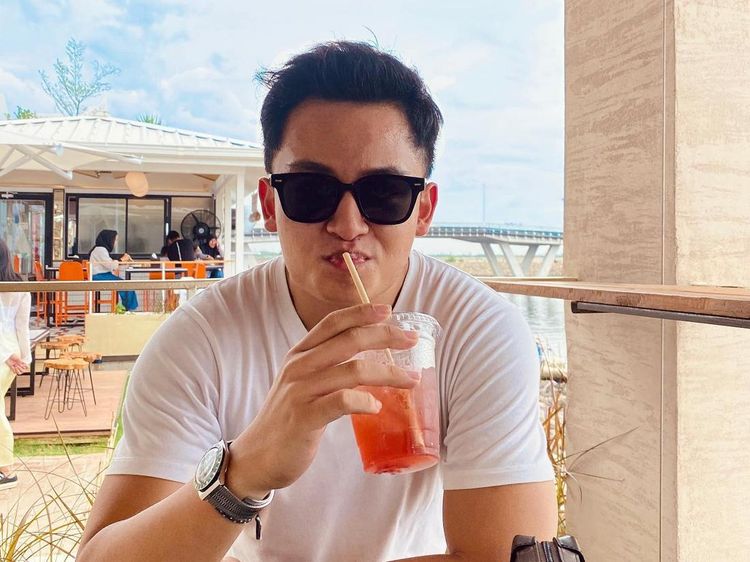 Seru! Ini Momen Randy Martin Kulineran Bareng Keluarga