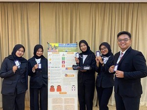 Keren! Mahasiswa Unair Buat Rompi Pendingin untuk Cegah Heat Stroke