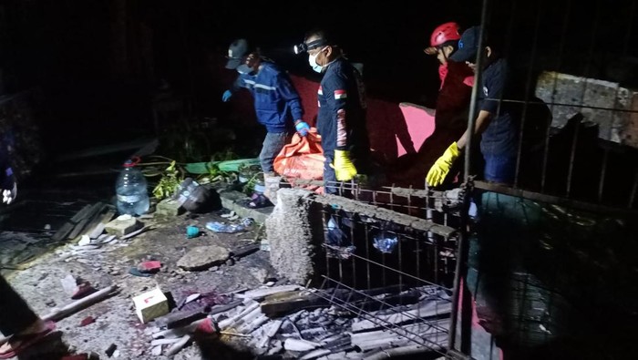 Rumah di Desa Hegarmanah Kecamatan karangtengah Cianjur hangus terbakar
