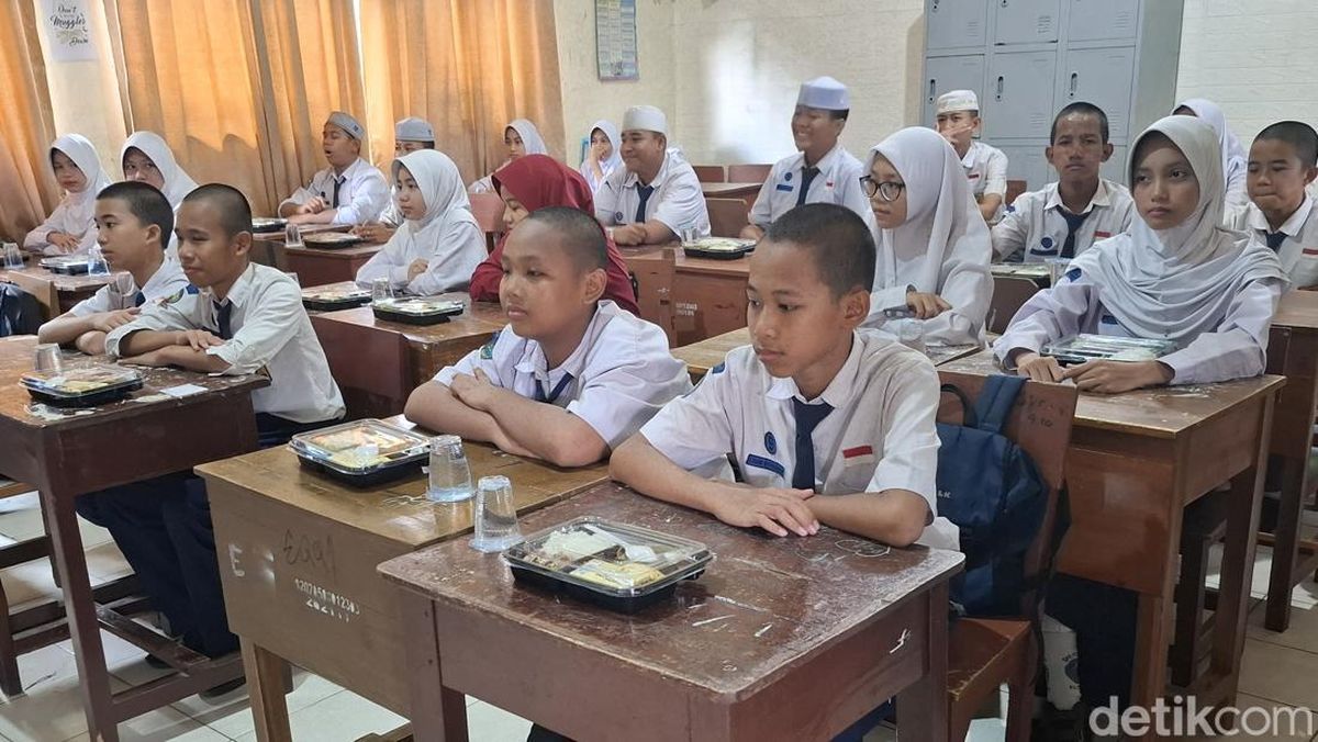 Makan Bergizi Gratis Jalan Mulai Januari 2025, Sasar 3 Juta Anak