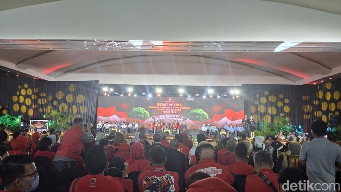 Suasana debat ketiga pemilihan Gubernur dan Wakil Gubernur Sumatera Selatan 2024