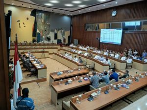 Pj Gubernur NTT Beberkan Kesiapan Pilkada di Tengah Erupsi Lewotobi ke DPR RI