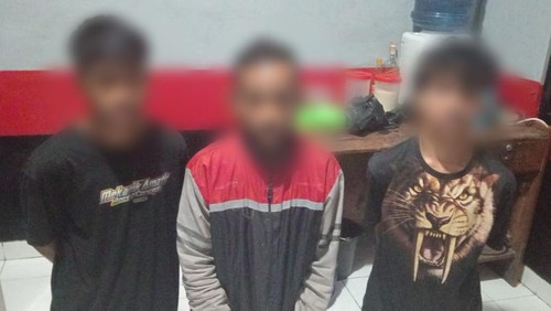 Tiga petani pencuri HP dan uang di rumah warga ditangkap tim Resmob Komodo Satreskrim Polres Manggarai Barat (Dok. Polres Manggarai Barat)