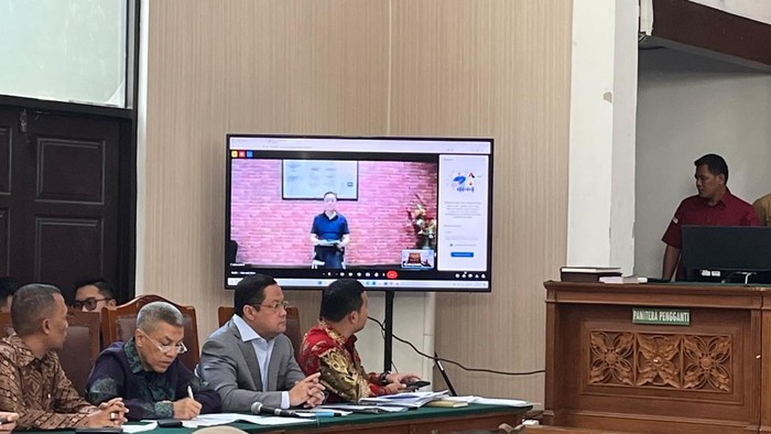 Tom Lembong hadiri sidang praperadilan secara online.