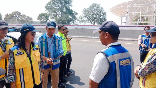Wamen PU Cek Kesiapan Tol Jakarta-Cikampek Jelang Libur Nataru