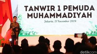 Gibran mengaku menghitung ada enam kader Muhammadiyah menduduki jabatan menteri kunci. Gibran mencontohkan ada kader Muhammadiyah, Abdul Muti yang menjabat sebagai Menteri Pendidikan Dasar dan Menengah (Mendikdasmen).