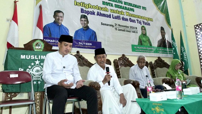 Yoyok Sukawi sowan ke kediaman pengasuh Pondok Pesantren (Ponpes) Asshodiqiyah, Sawah Besar Timur, Kecamatan Gayamsari, Kiai Shodiq Hamzah Usman.