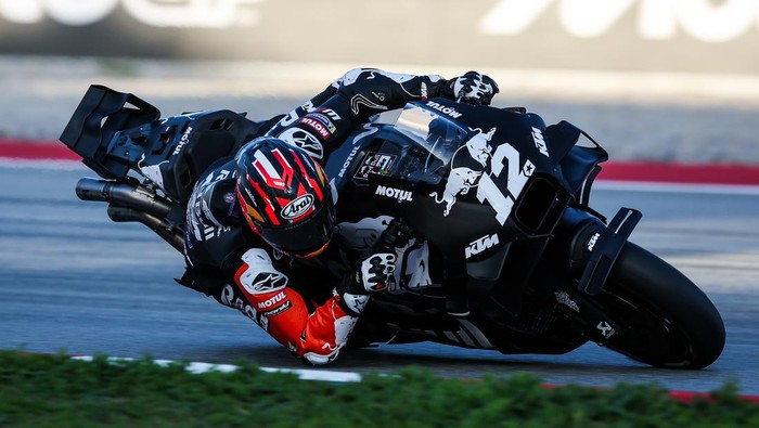 MONTMELO, SPAIN - NOVEMBER 19: Maverick Vinales of Spain and Tech 3 KTM in action during the MotoGP Test in Barcelona at Circuit de Catalunya on November 19, 2024 in Montmelo, Spain. (Photo by Eric Alonso/Getty Images)