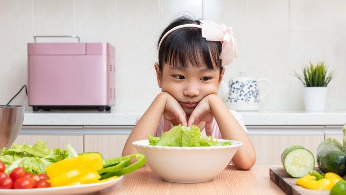 Kenali Bedanya Anak Picky Eater & Nafsu Makan Turun