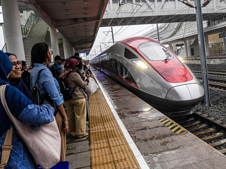 Antusiasme Penumpang di Rute Baru Kereta Cepat Whoosh