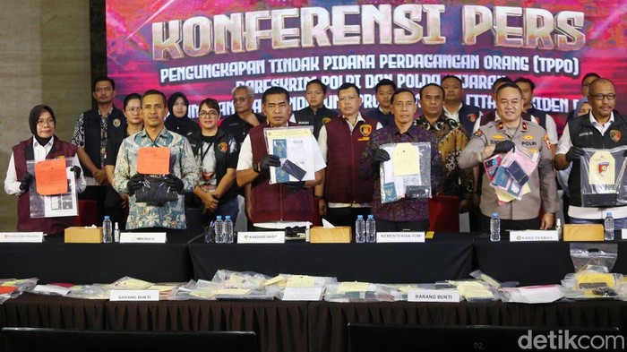 Bareskrim Polri Bongkar 397 Kasus TPPO Bareskrim Polri mengungkap jumlah penindakan kasus tindak pidana perdagangan orang (TPPO) selama sebulan terakhir. Total ada 397 kasus TPPO yang bisa diungkap.