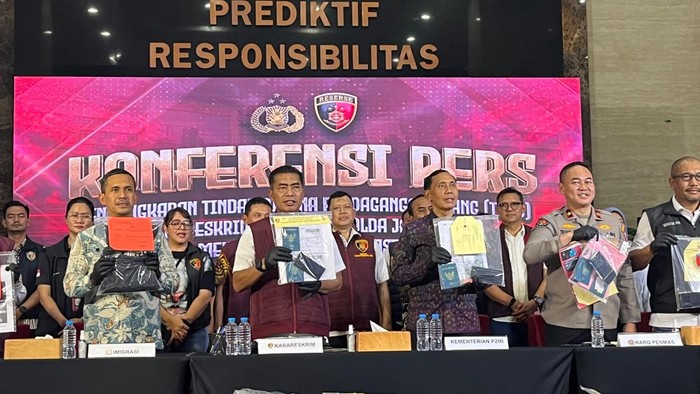 Bareskrim Polri gelar jumpa pers pengungkapan kasus TPPO, Jumat (22/11/2024).