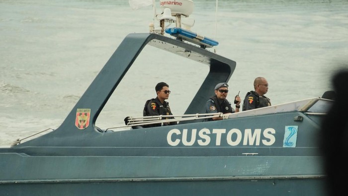 Direktorat Jenderal Bea dan Cukai (DJBC) Kementerian Keuangan RI bersama Jabatan Kastam Diraja Malaysia (JKDM) resmi membuka operasi laut Patroli Terkoordinasi Kastam Indonesia Malaysia (Patkor Kastima) ke-28 2024 pada Kamis (22/11) di Kompleks Penguatkuasaan Kastam Sg. Pulai, Johor, Malaysia.