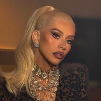 Selain netizen, perubahan Christina Aguilera juga mengundang perhatian para pakar kecantikan. Seorang dokter bedah plastik mengaku terkesan dengan perawatannya karena ‘tidak terdeteksi’. Kasus Xtina disebut kemajuan dalam dunia kecantikan.  Foto: Instagram @xtina