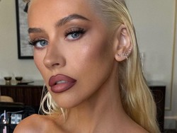 8 Foto Terbaru Christina Aguilera Setelah Digosipkan Diet Ozempic & Facelift