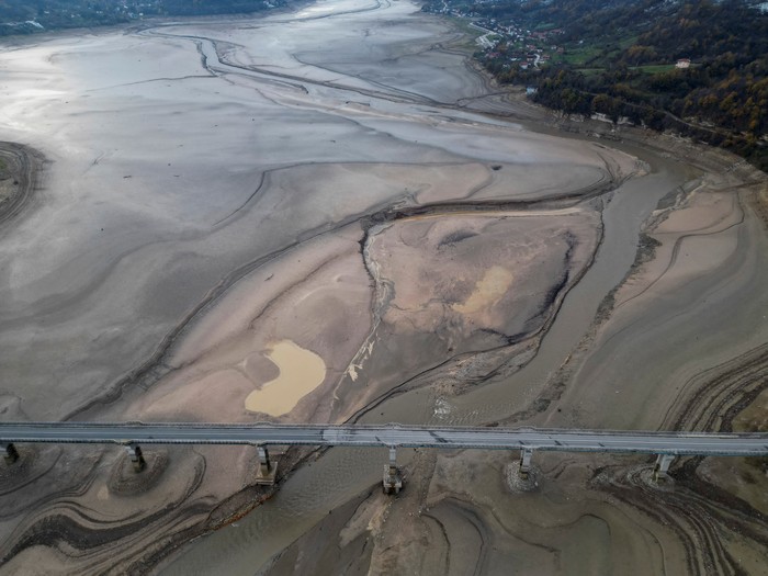 A drone view of the Jablanicko lake, which dried up due to increased production of electric energy, reaching its biological minimum with a minimal water level, in Konjic, Bosnia and Herzegovina, November 21, 2024. REUTERS/Amel Emric