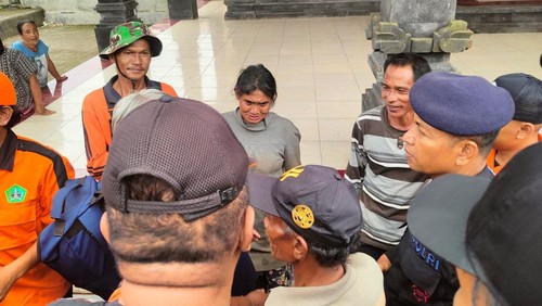Desak Nyoman Ramaeyani (57), warga Banjar Dinas Munduk Ngandang, Desa Belatungan, Kecamatan Pupuan, Tabanan, ditemukan selamat. (Dok. Basarnas Bali)