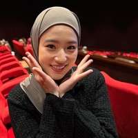 Mantan personel JKT48 tersebut, diketahui bukan menganut agama Islam, namun tampak nyaman menggunakan hijab instan. Foto: Dok. Instagram @haruuuu_chan.
