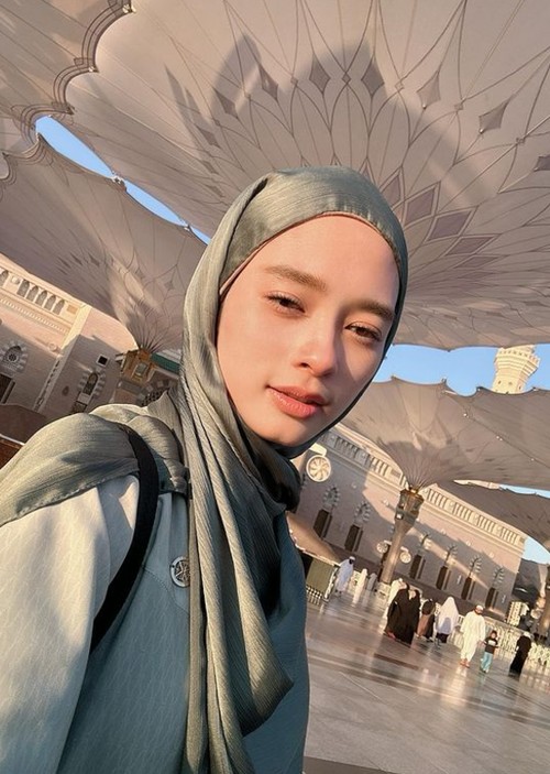 Gaya hijab Inara Rusli dan Starla Idola bak bestie.