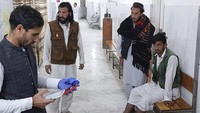 Pejabat polisi setempat, Azmat Ali mengatakan, beberapa kendaraan yang membawa penumpang itu sedang melakukan perjalanan dalam konvoi dari kota Parachinar ke Peshawar, ibu kota Khyber Pakhtunkhwa. Kemudian tiba-tiba datanglah kelompok bersenjata dan mulai melepaskan tembakan.  